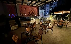 STUDIO 101 | WIFI 600MB | RESIDENCIAL JC, um lugar para ficar.